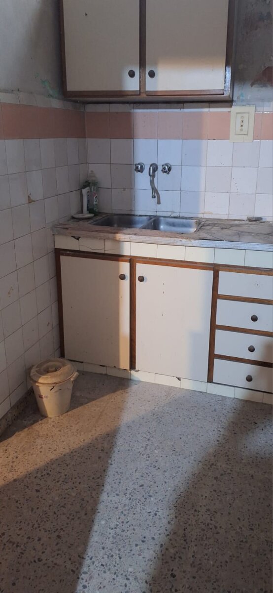 CASA AL FRENTE A REFACCIONAR. SERBANDO BAYO 2309 — foto 2