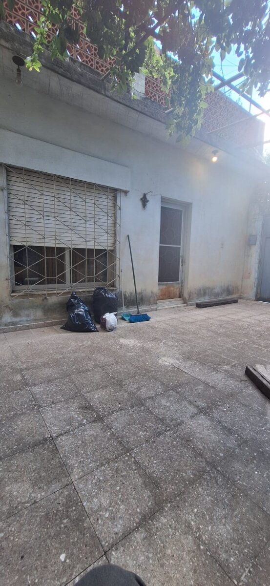 CASA AL FRENTE A REFACCIONAR. SERBANDO BAYO 2309 — foto 5