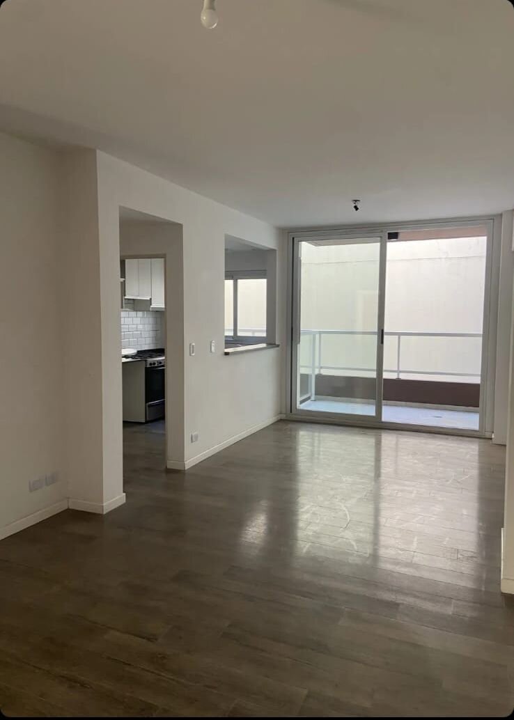 Oportunidad! se vende departamento de 3 ambientes con balcón - San Cristobal - 2