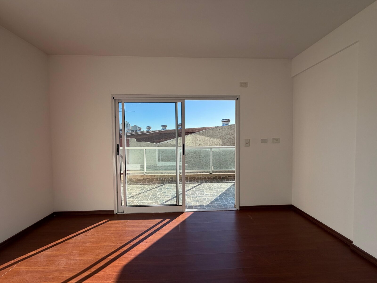 Departamento de 2 Ambientes con Balcón Aterrazado en Alquiler - Santos Lugares - 10