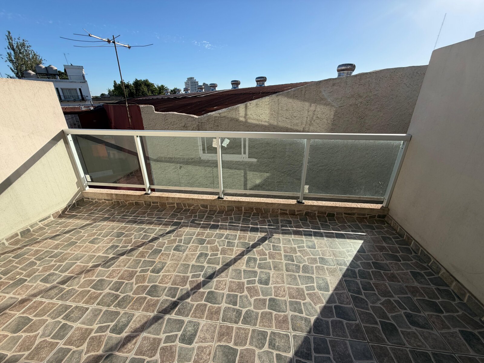 Departamento de 2 Ambientes con Balcón Aterrazado en Alquiler - Santos Lugares - 15