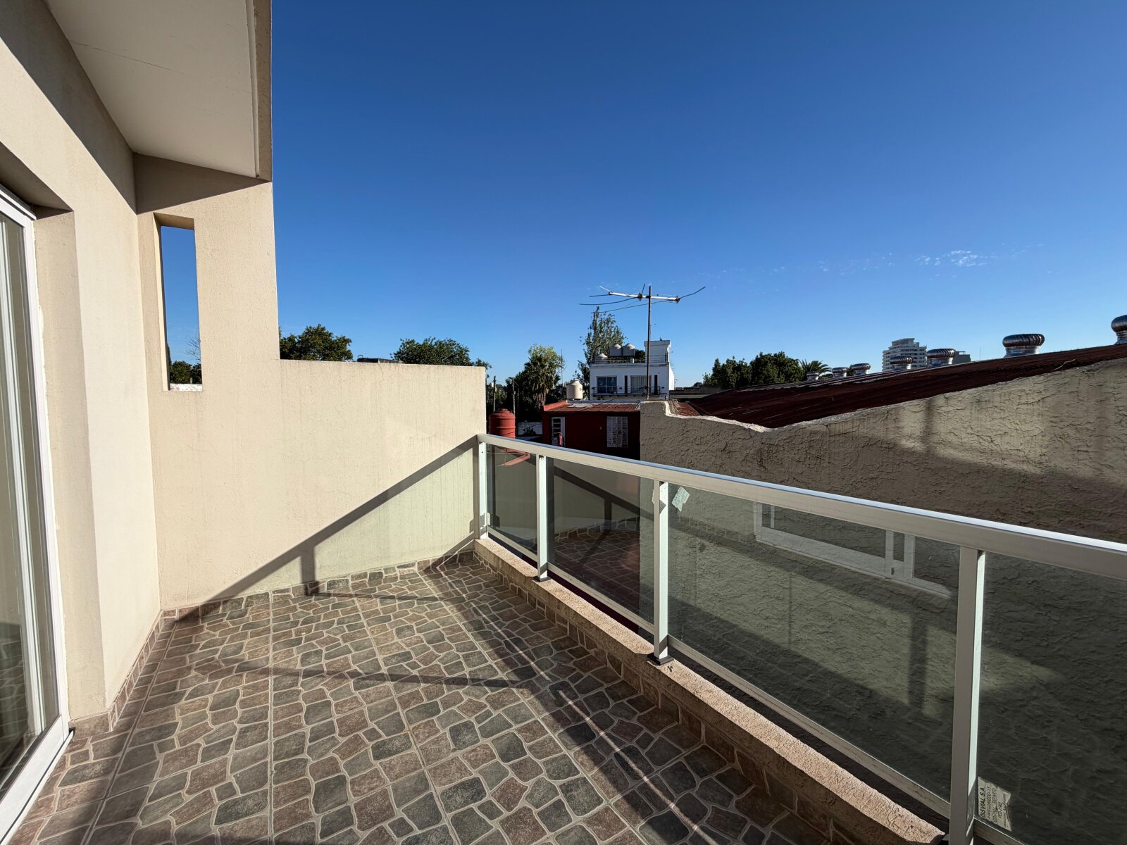 Departamento de 2 Ambientes con Balcón Aterrazado en Alquiler - Santos Lugares - 14