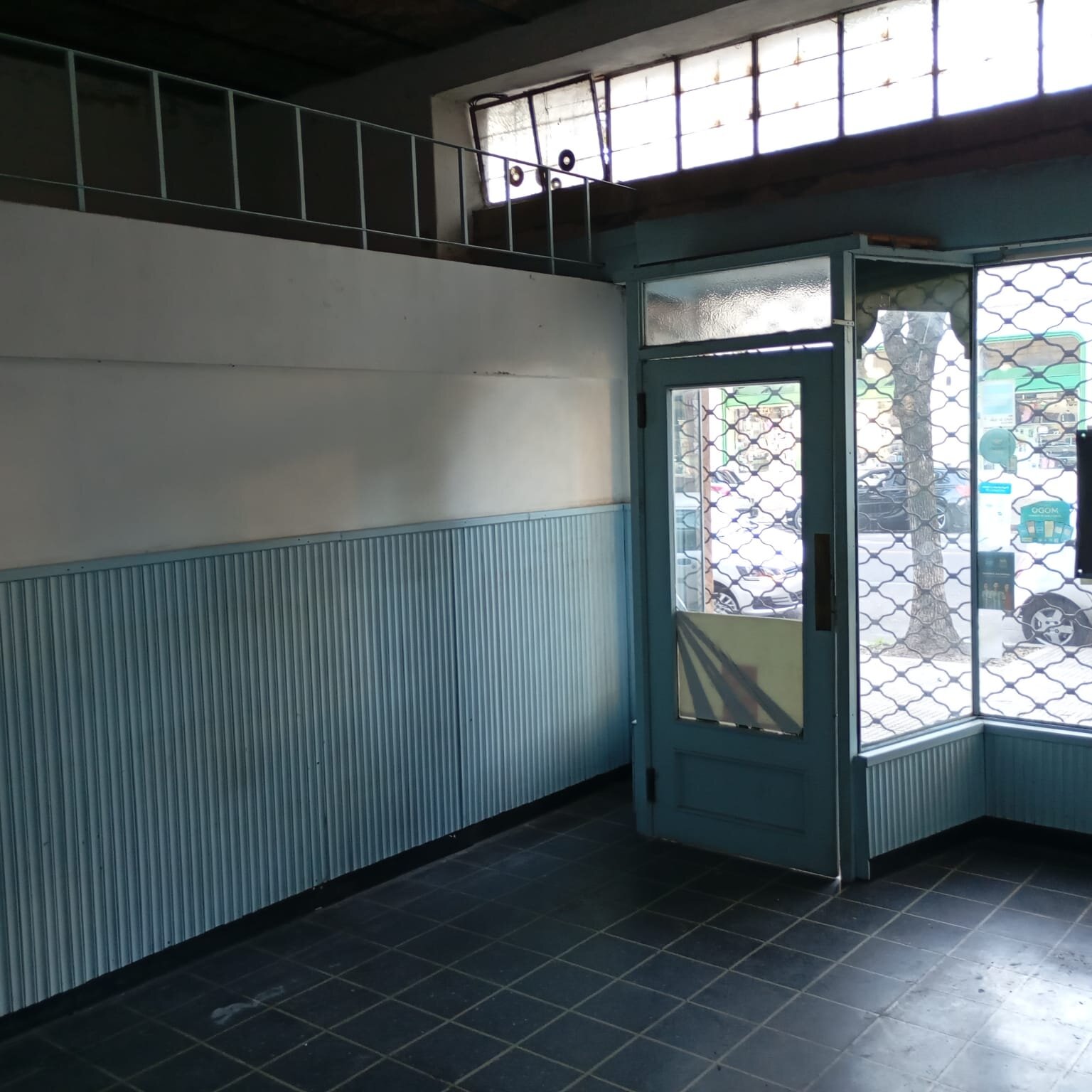 ALQUILER, LOCAL $950.000.- Av. COBO 1.100 ,C/ENTRE PISO y COCHERA, SIN EXPENSAS — foto 13