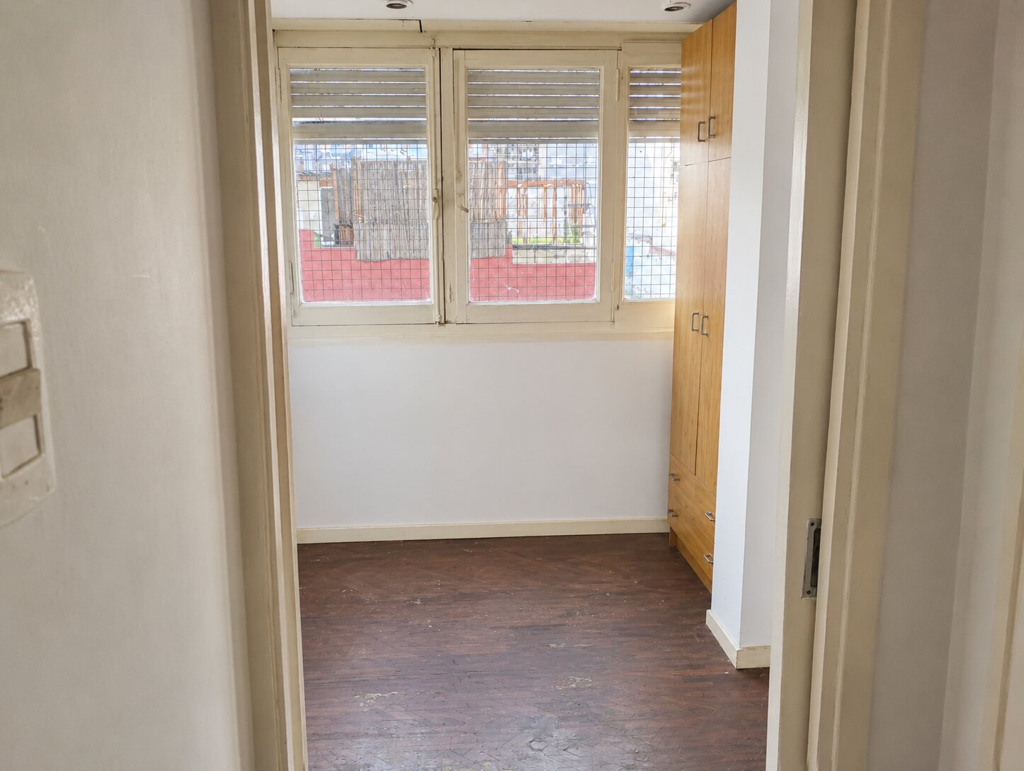 Depto 4 amb, a reciclar en Balvanera, limite con Recoleta. - 10