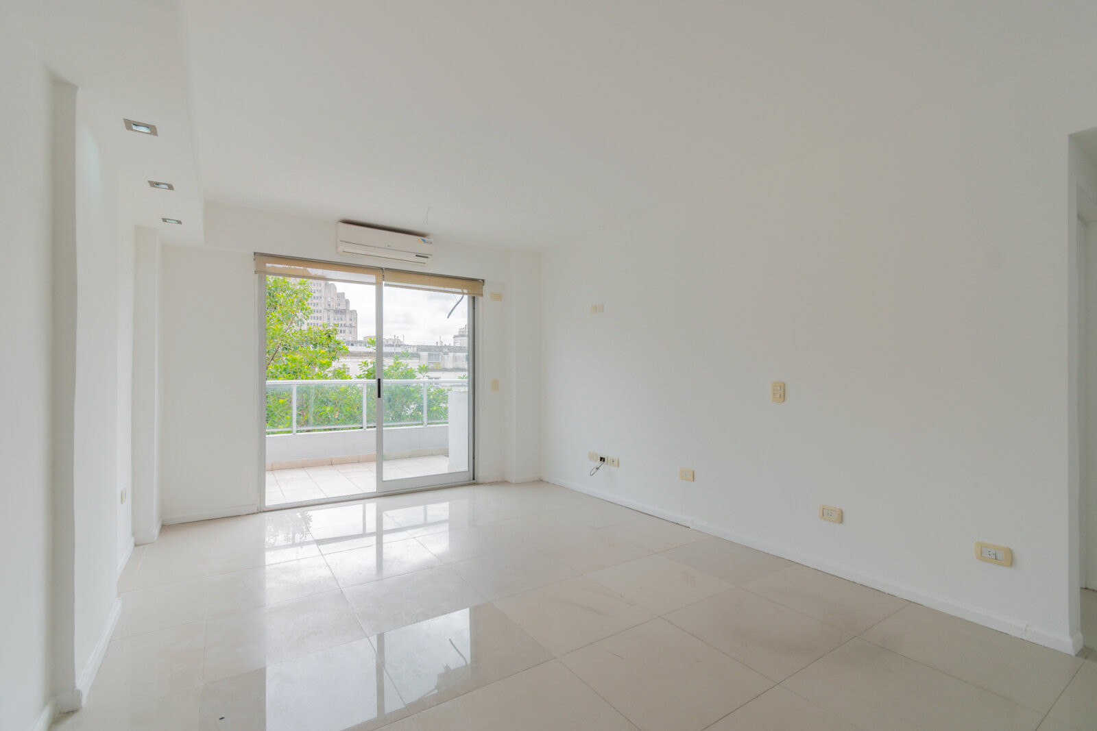 Venta. Departamento. Dos Ambientes. Terraza Propia. Piso Alto. Recoleta - 9