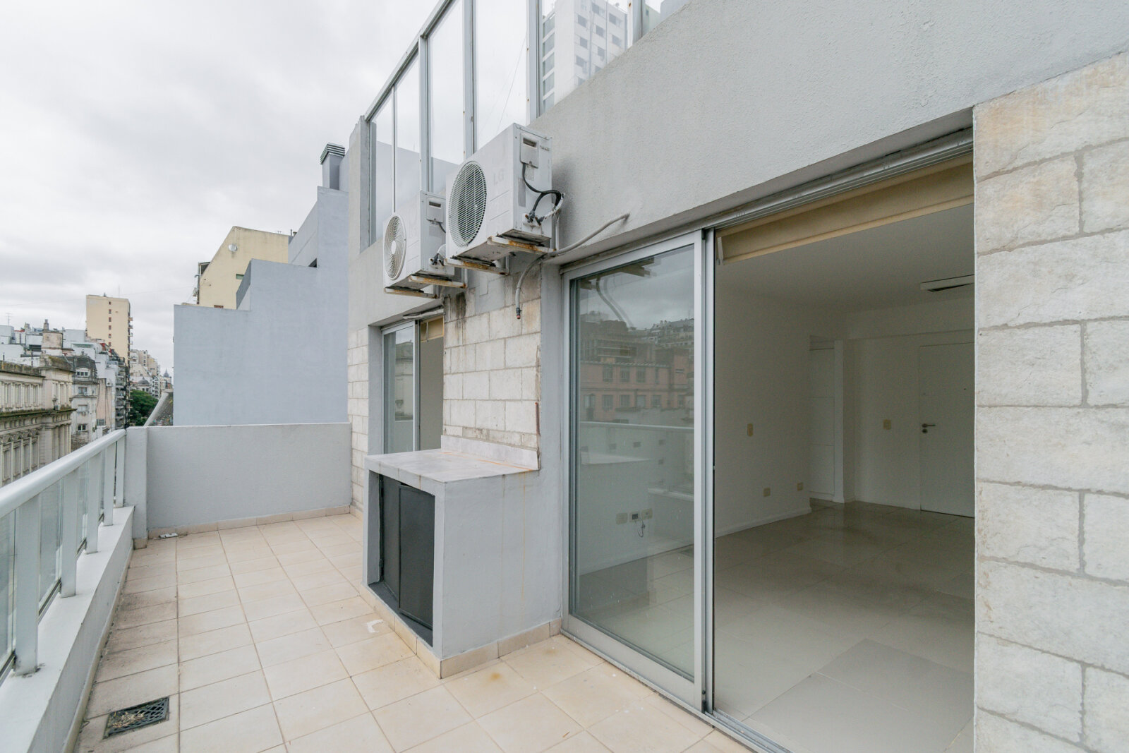 Venta. Departamento. Dos Ambientes. Terraza Propia. Piso Alto. Recoleta - 11