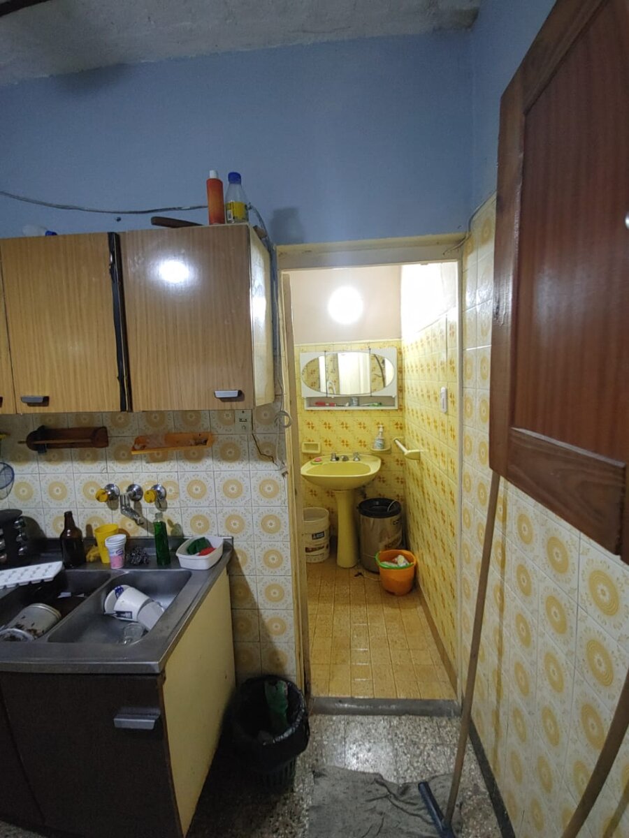 Casa a reciclar de dos dormitorios. Pasaje Ronchi 914 - 10