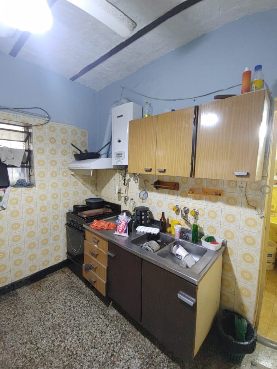Casa a reciclar de dos dormitorios. Pasaje Ronchi 914 - 6