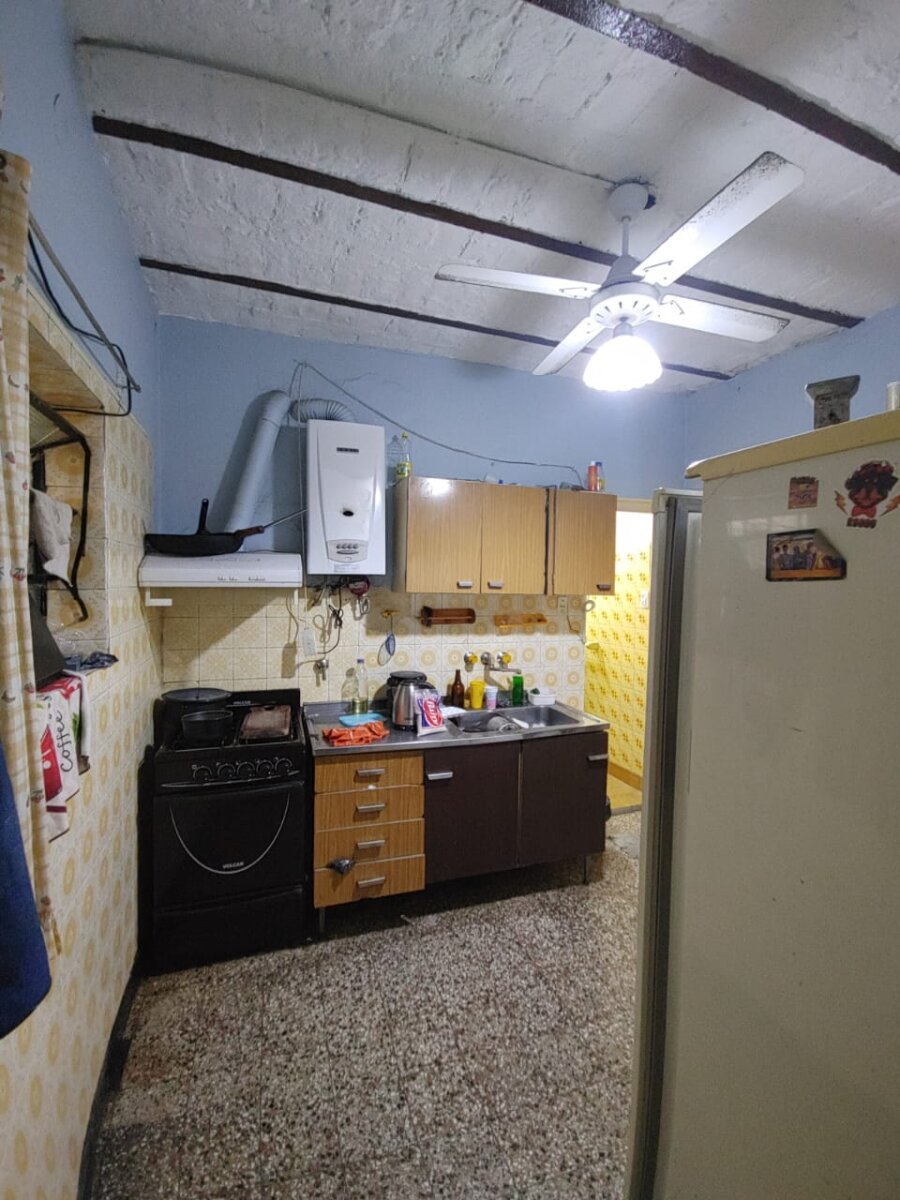 Casa a reciclar de dos dormitorios. Pasaje Ronchi 914 - 5