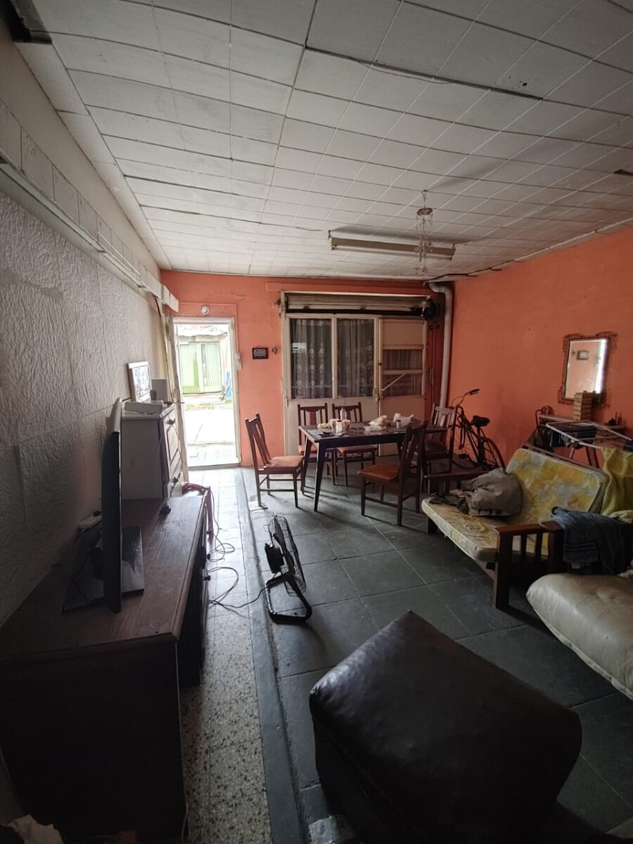 Casa a reciclar de dos dormitorios. Pasaje Ronchi 914 - 4