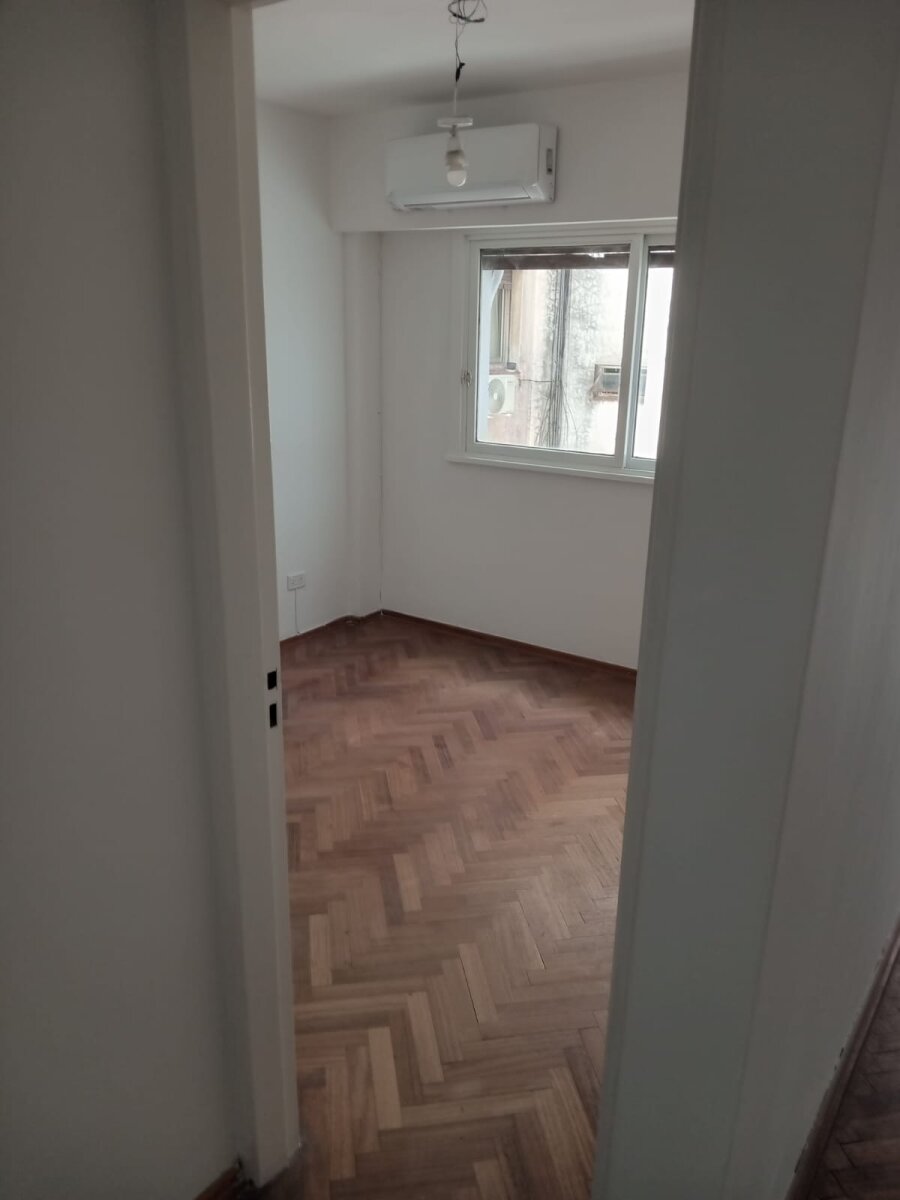 RECOLETA- lindo 2 amb Ecuador y Av Santa Fe - $650000 + Exp $100.000 - 3