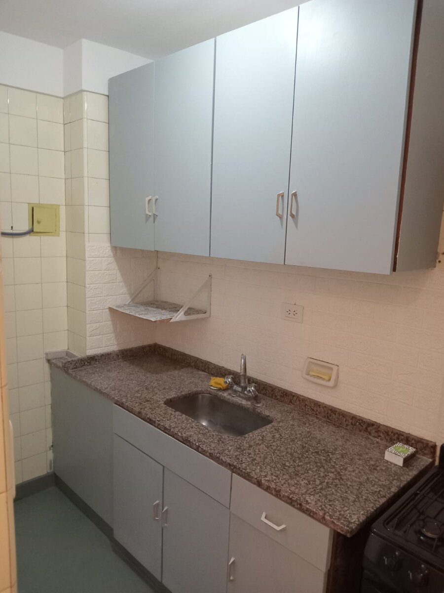 RECOLETA- lindo 2 amb Ecuador y Av Santa Fe - $650000 + Exp $100.000 - 9
