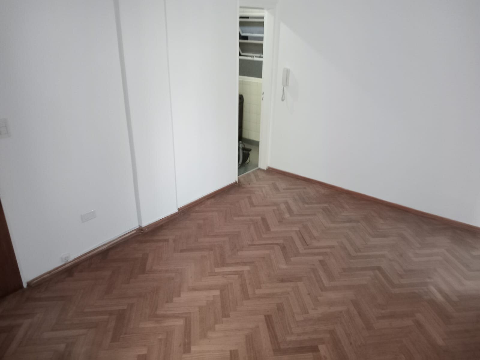 RECOLETA- lindo 2 amb Ecuador y Av Santa Fe - $650000 + Exp $100.000 - 5