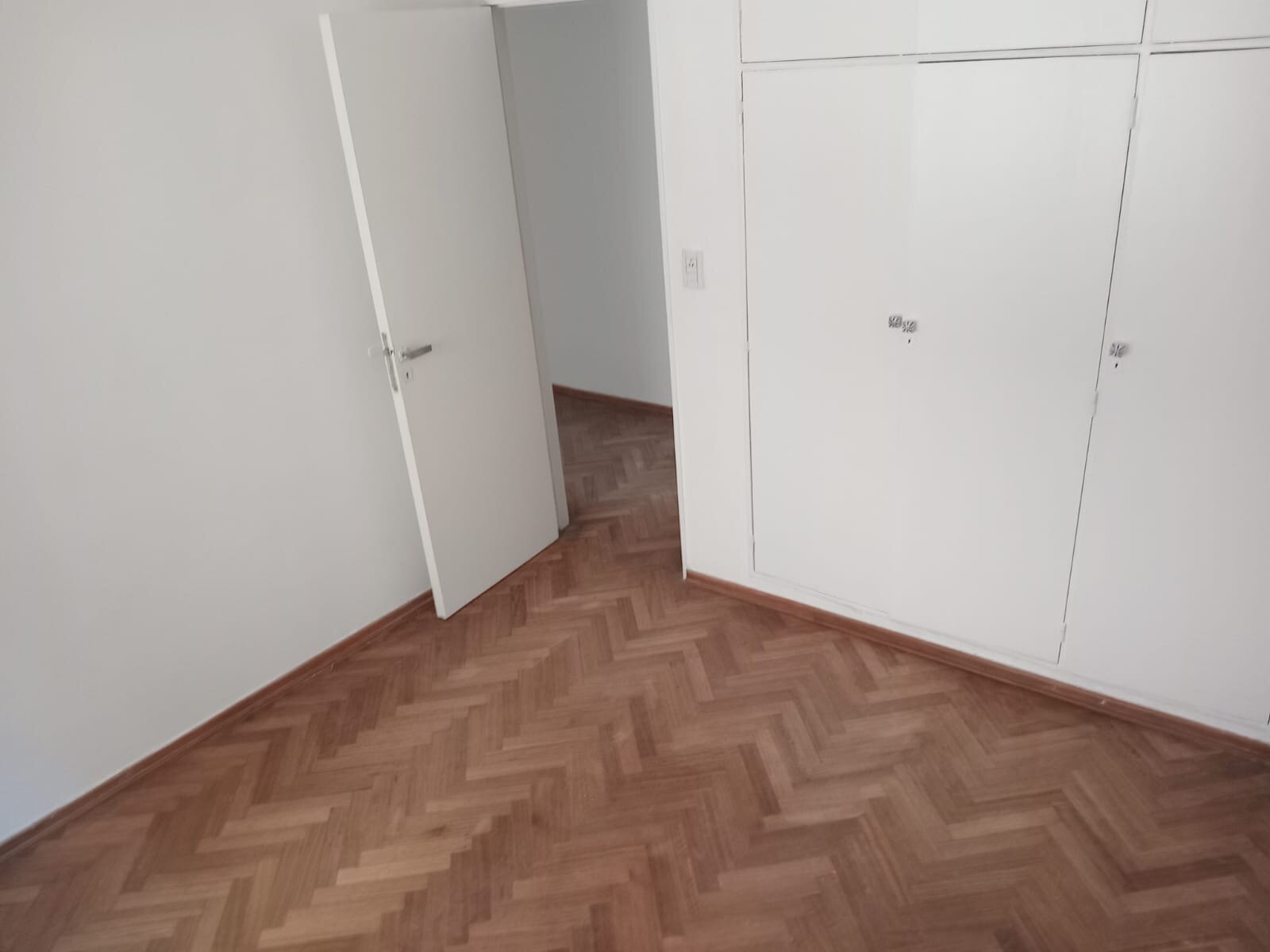 RECOLETA- lindo 2 amb Ecuador y Av Santa Fe - $650000 + Exp $100.000 - 2