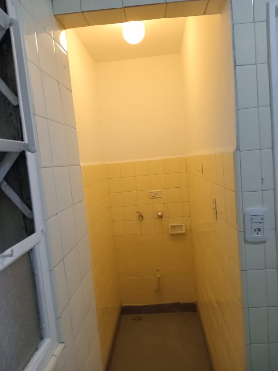 RECOLETA- lindo 2 amb Ecuador y Av Santa Fe - $650000 + Exp $100.000 - 16