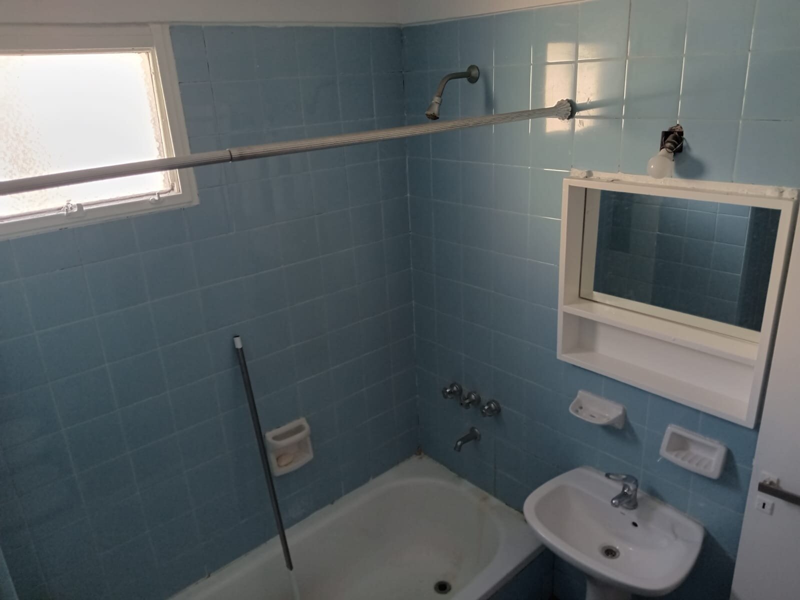 RECOLETA- lindo 2 amb Ecuador y Av Santa Fe - $650000 + Exp $100.000 - 10