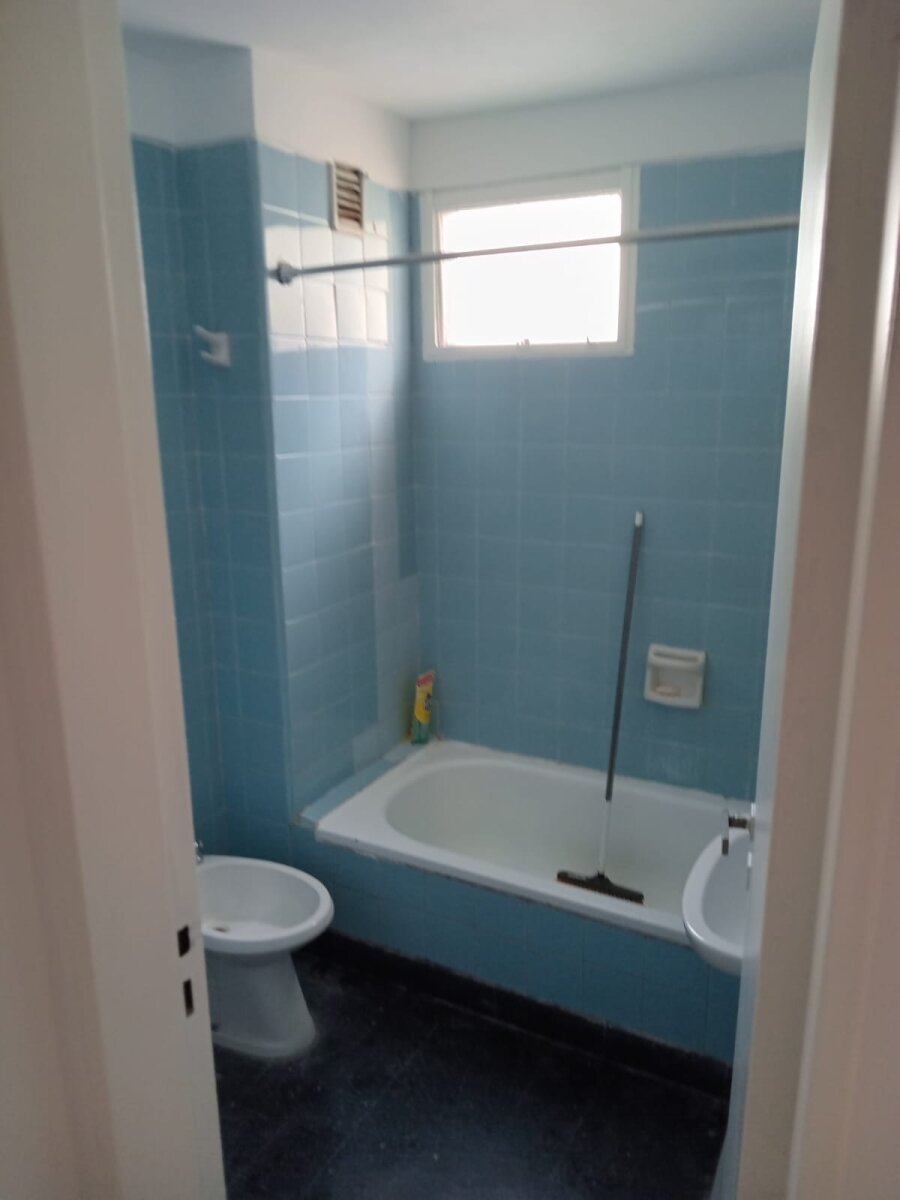 RECOLETA- lindo 2 amb Ecuador y Av Santa Fe - $650000 + Exp $100.000 - 7