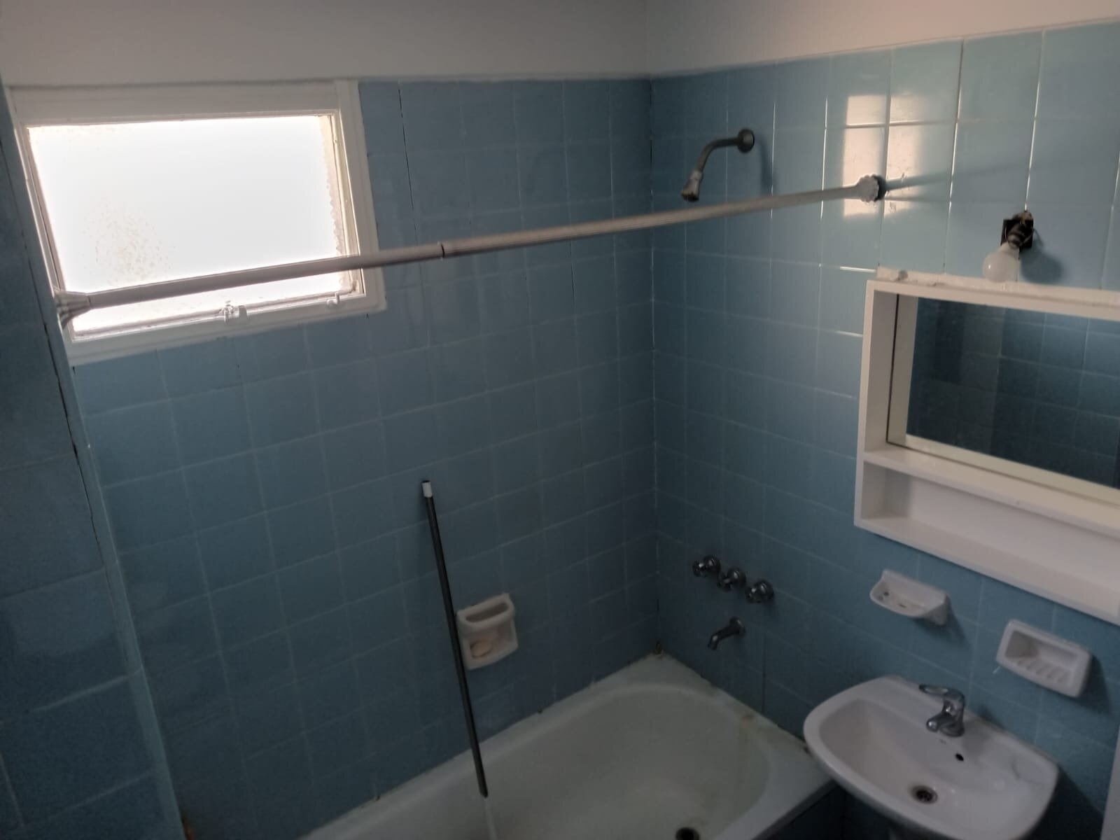 RECOLETA- lindo 2 amb Ecuador y Av Santa Fe - $650000 + Exp $100.000 - 12