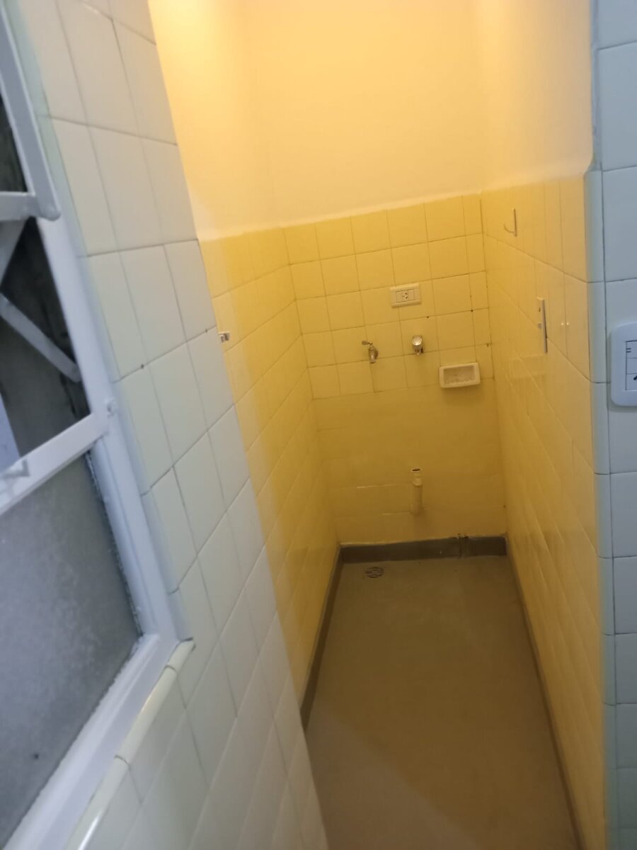 RECOLETA- lindo 2 amb Ecuador y Av Santa Fe - $650000 + Exp $100.000 - 6