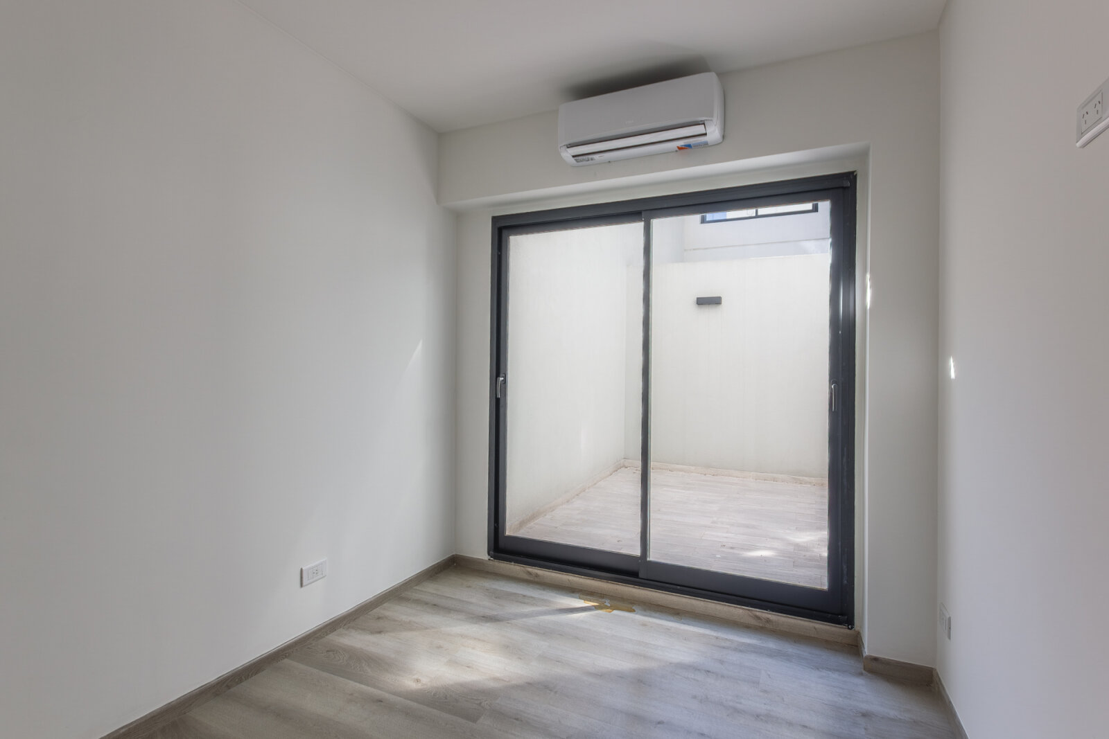 Venta Semipiso 4 Ambientes a Estrenar Contrafrente C/cochera C/ Balcón & Patio. Villa Luro - 10