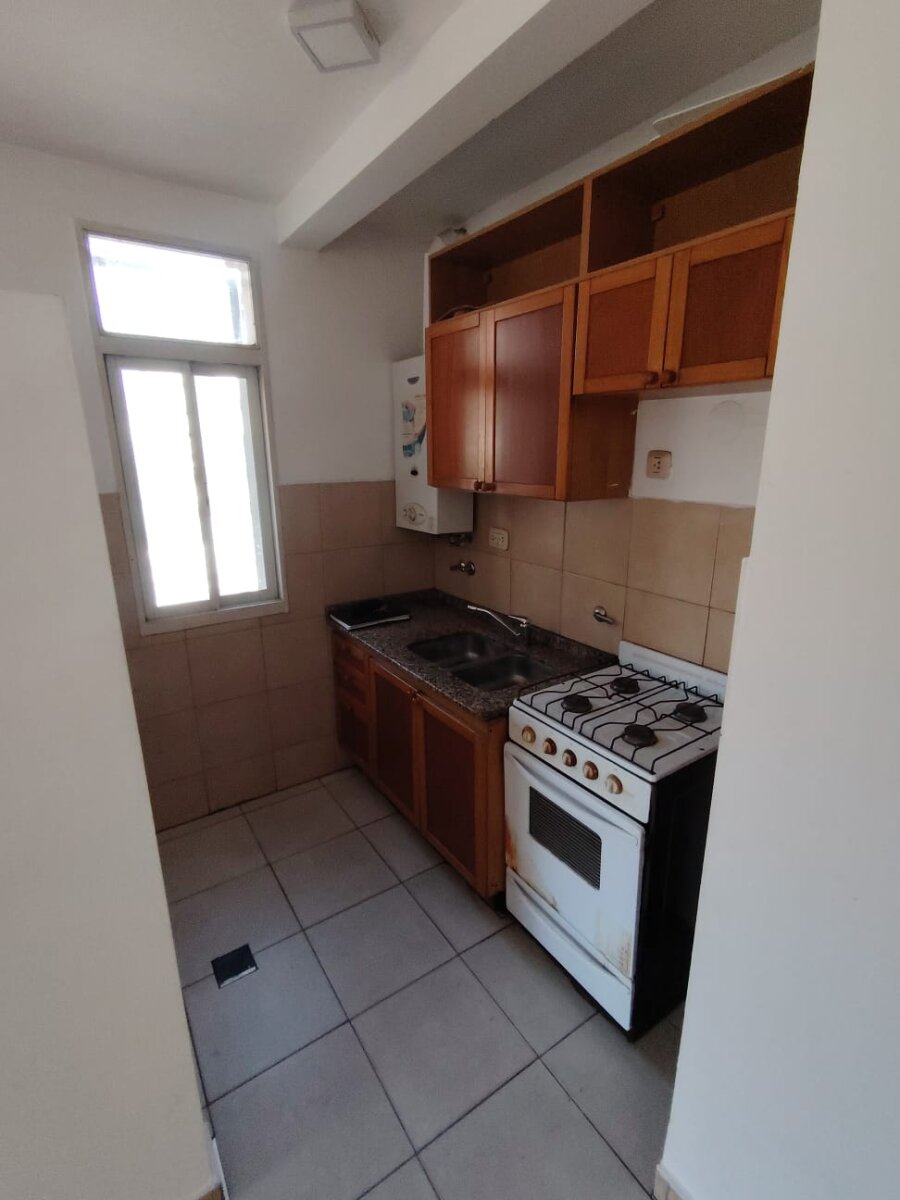 Callao 836 05 01 - 2