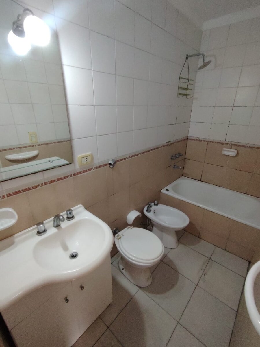 Callao 836 05 01 - 11