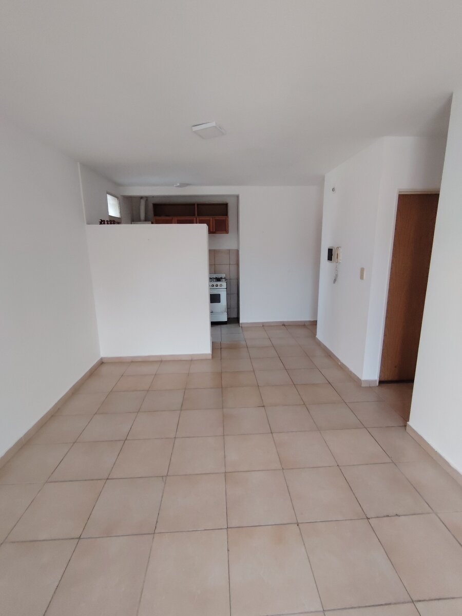 Callao 836 05 01 - 10