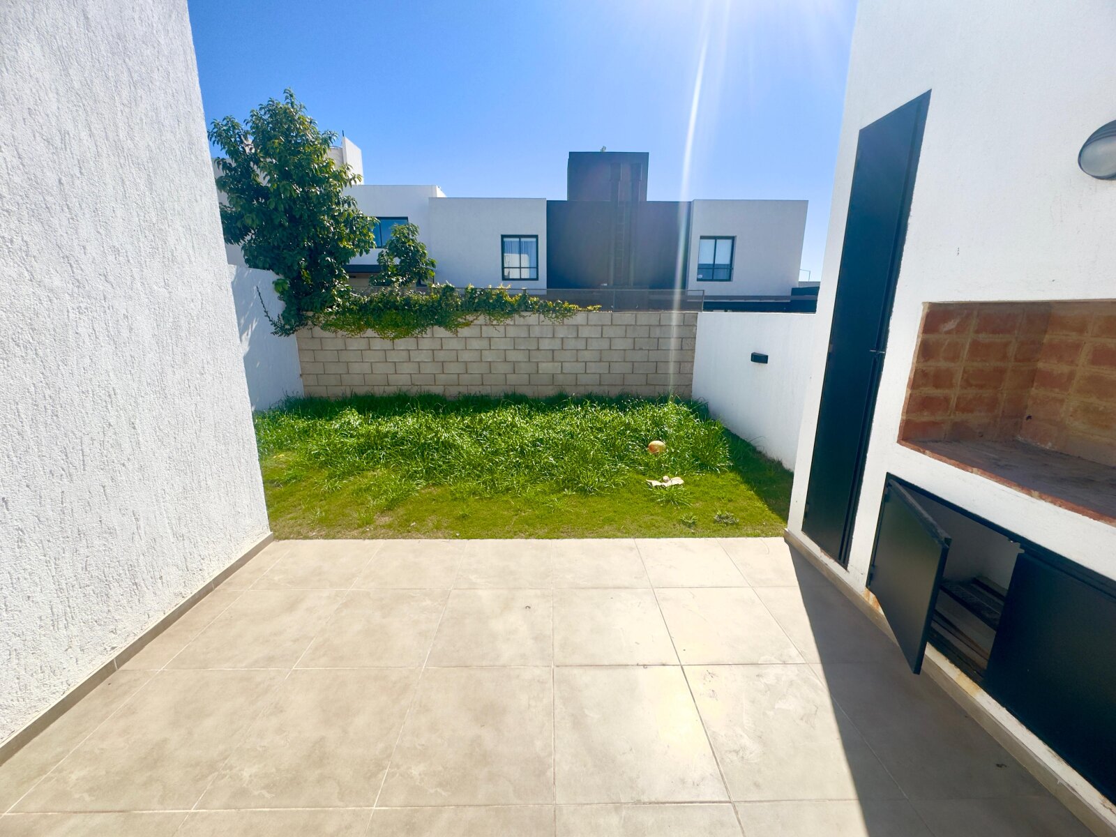 Dúplex a estrenar 2 dorm planta baja patio cochera Solares de Manantiales - Imagen 9