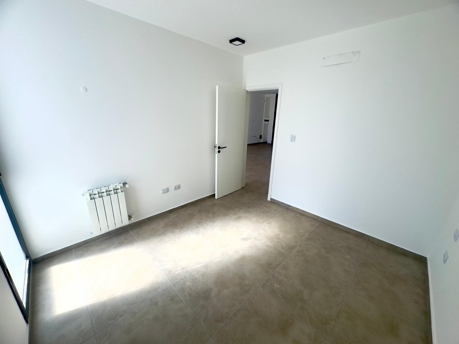 Dúplex a estrenar 2 dorm planta baja patio cochera Solares de Manantiales - Imagen 11