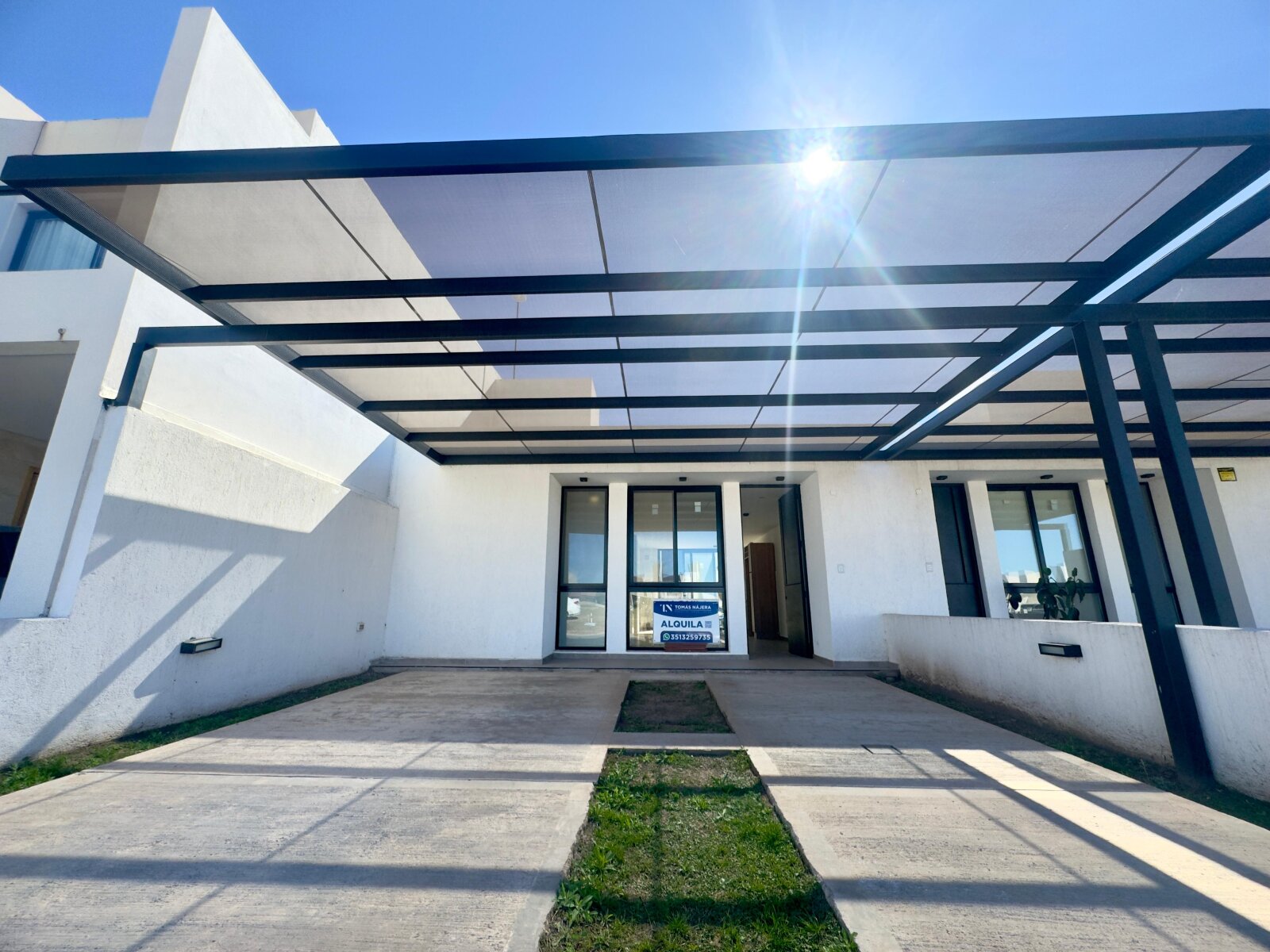 Dúplex a estrenar 2 dorm planta baja patio cochera Solares de Manantiales - Imagen 2