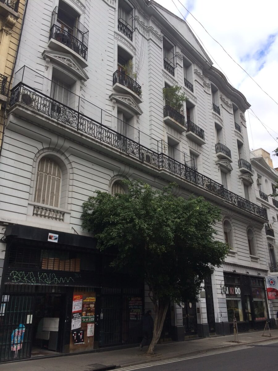 6 AMBIENTES CON BALCON EN BALVANERA - 2