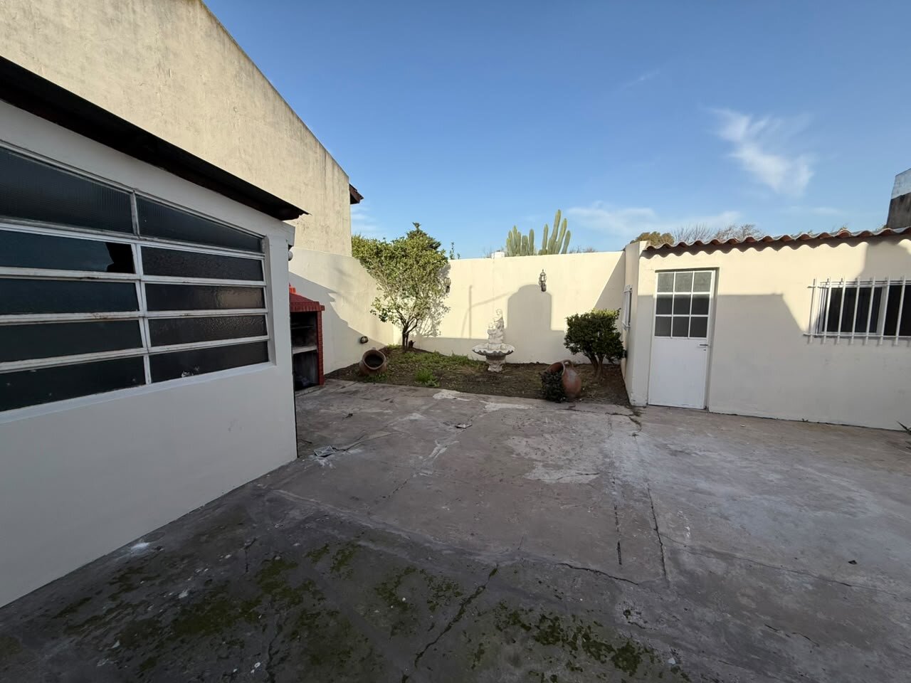 Venta casa 3 ambientes! Con patio en Morón - 11