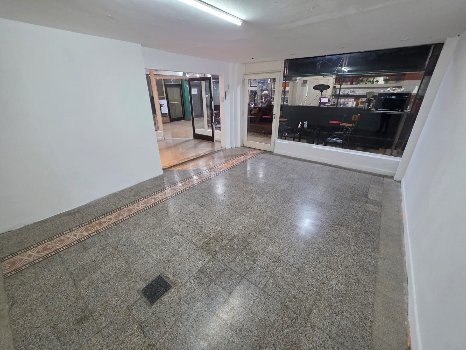 ALQUILER DOS LOCALES UNIFICADOS GALERIA — foto 10