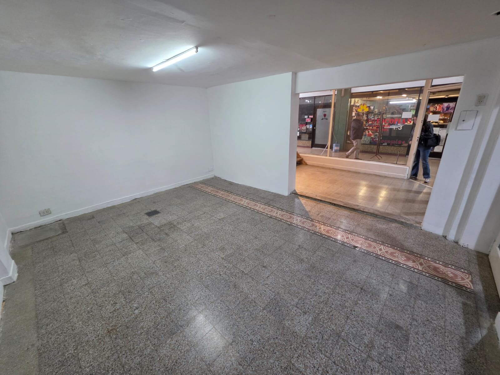 ALQUILER DOS LOCALES UNIFICADOS GALERIA — foto 11
