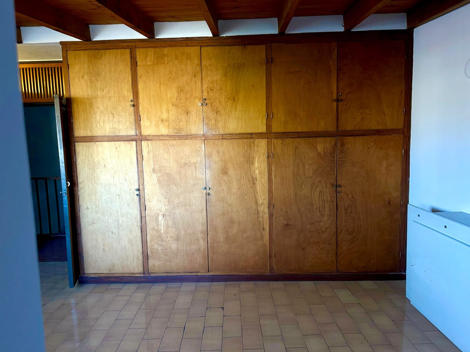 ALQUILAMOS HERMOSA CASA TIPO CHALET AMERICANO EN BARRIO BOMBAL GODOY CRUZ - 33