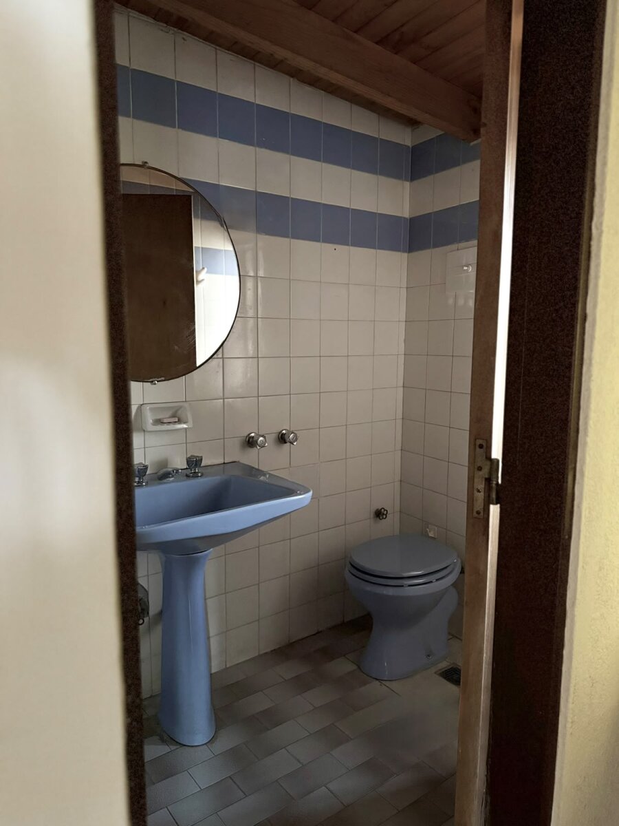 ALQUILAMOS HERMOSA CASA TIPO CHALET AMERICANO EN BARRIO BOMBAL GODOY CRUZ - 43