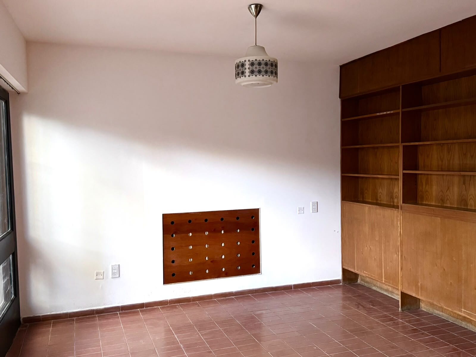 ALQUILAMOS HERMOSA CASA TIPO CHALET AMERICANO EN BARRIO BOMBAL GODOY CRUZ - 6
