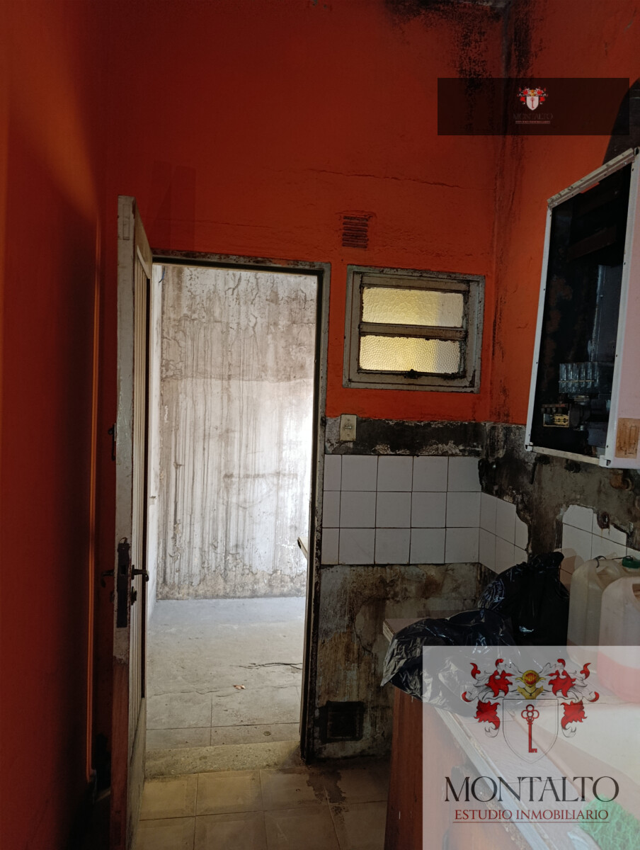 OPORTUNIDAD CASA PH 2 AMBIENTES CON PATIO A RECICLAR - 14