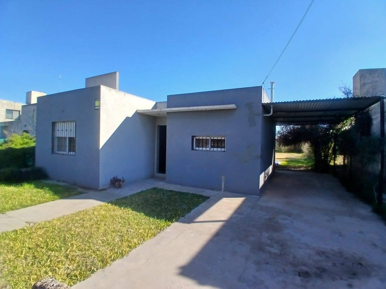 Casa de 2 Dormitorios en Roldan en Alquiler - 1