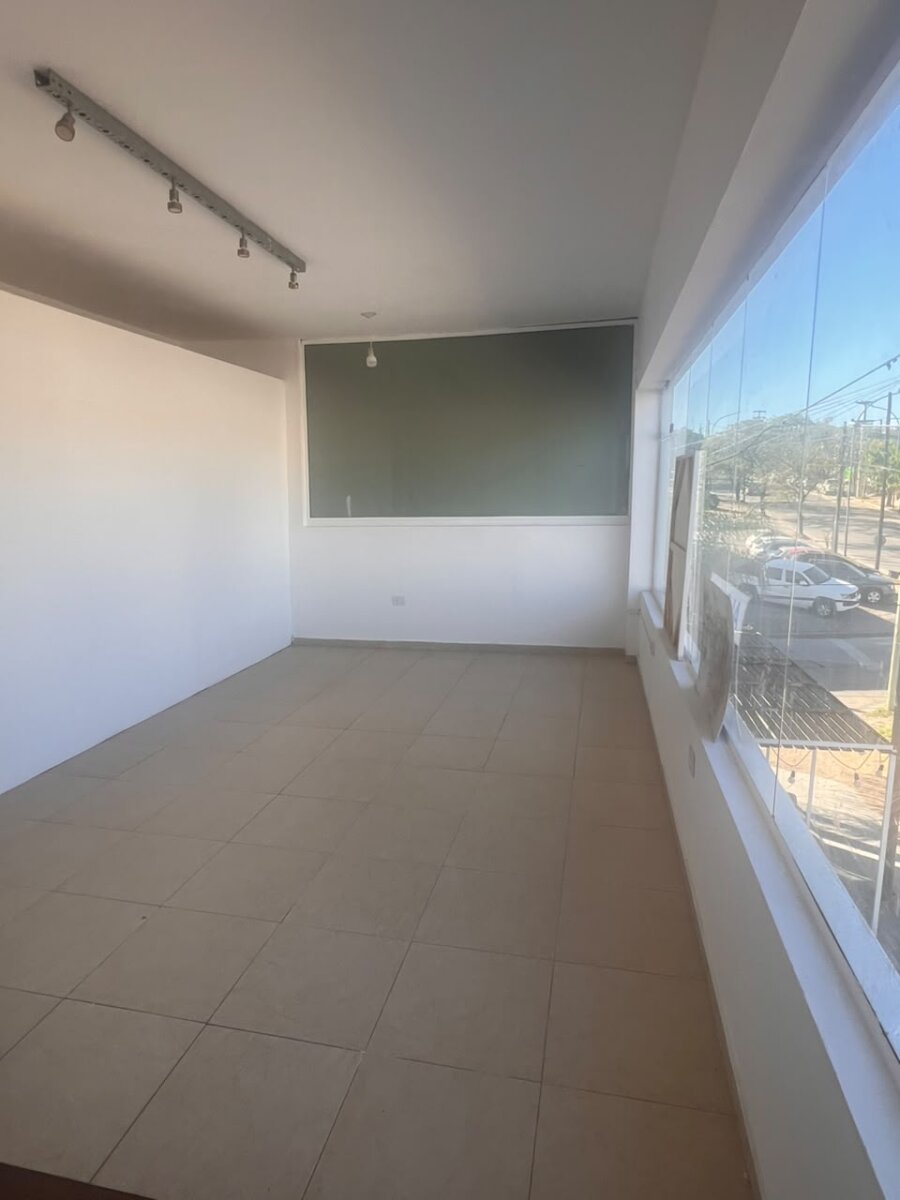 SE ALQUILA LOCAL COMERCIAL. DUARTE QUIROZ - 2