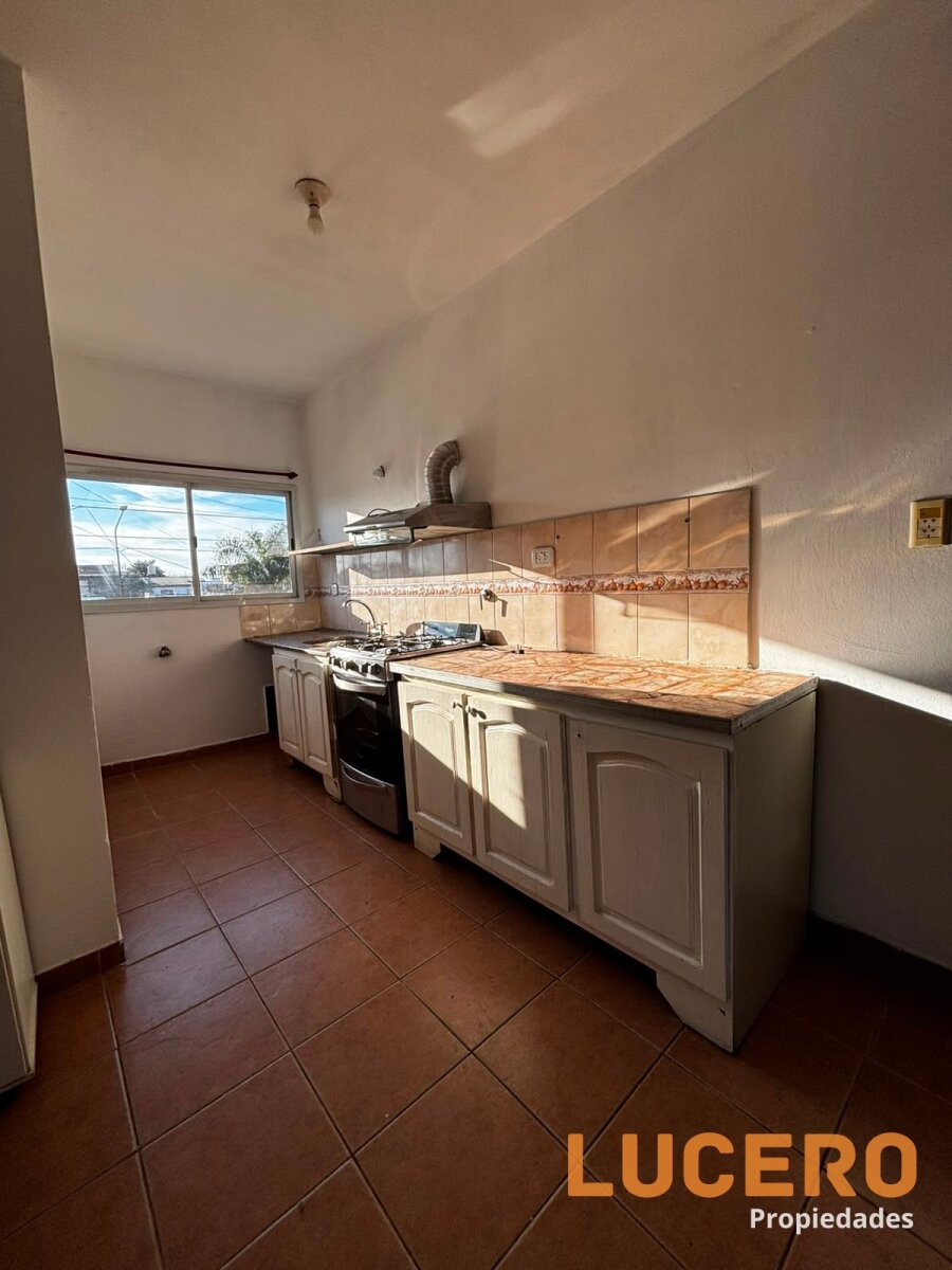 Casa 3 ambientes con terraza en Morón - 3
