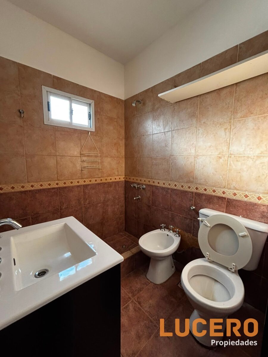 Casa 3 ambientes con terraza en Morón - 12