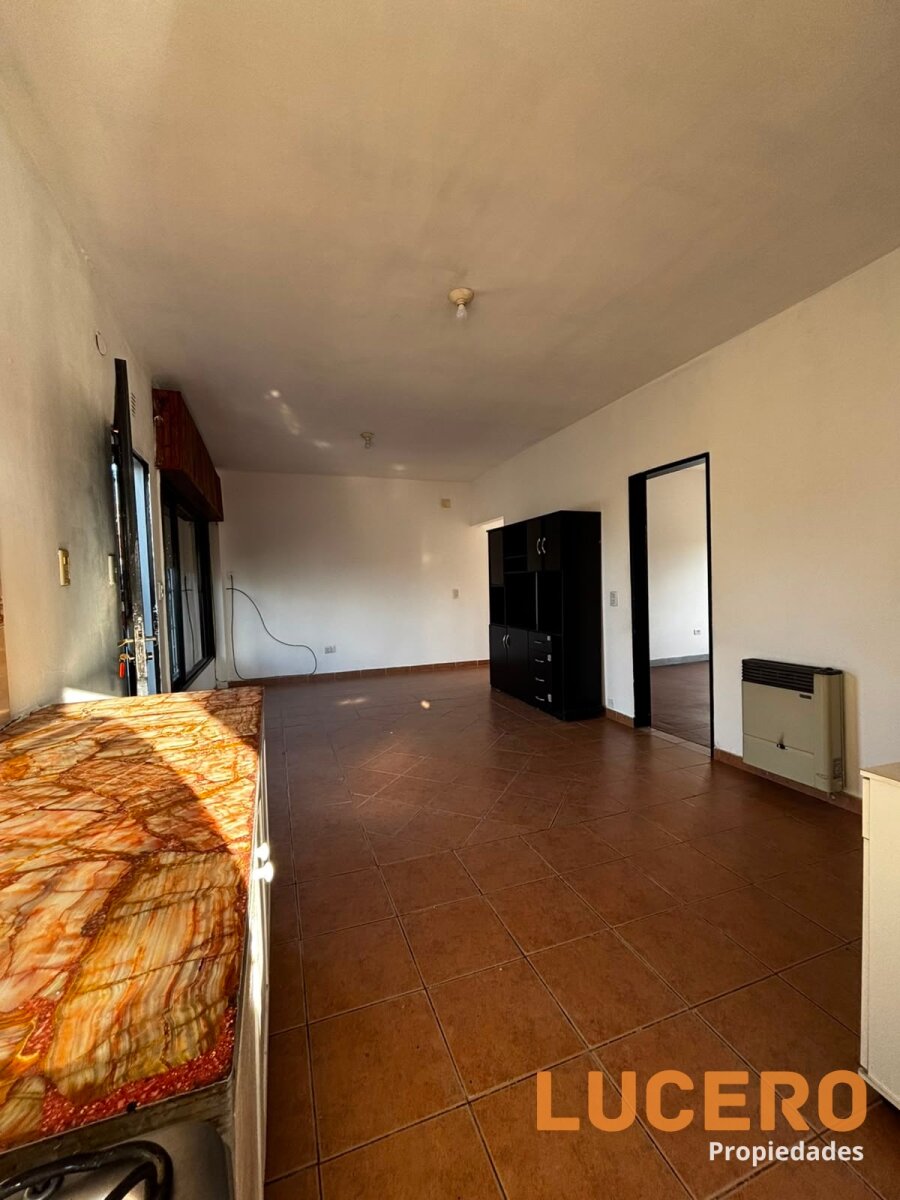 Casa 3 ambientes con terraza en Morón - 4