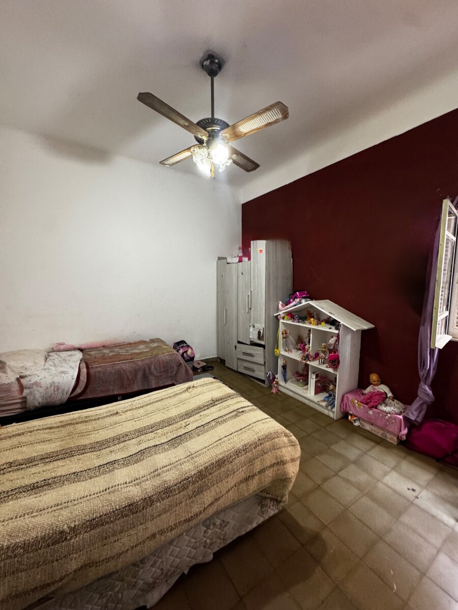 Casa 4 dormitorios- 952 m2 lote- Rafael Núñez al 6400 - 33