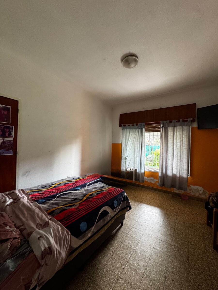 Casa 4 dormitorios- 952 m2 lote- Rafael Núñez al 6400 - 28