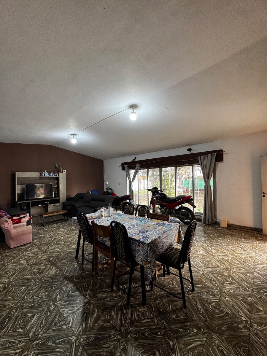 Casa 4 dormitorios- 952 m2 lote- Rafael Núñez al 6400 - 10