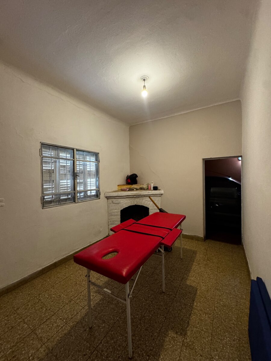 Casa 4 dormitorios- 952 m2 lote- Rafael Núñez al 6400 - 20
