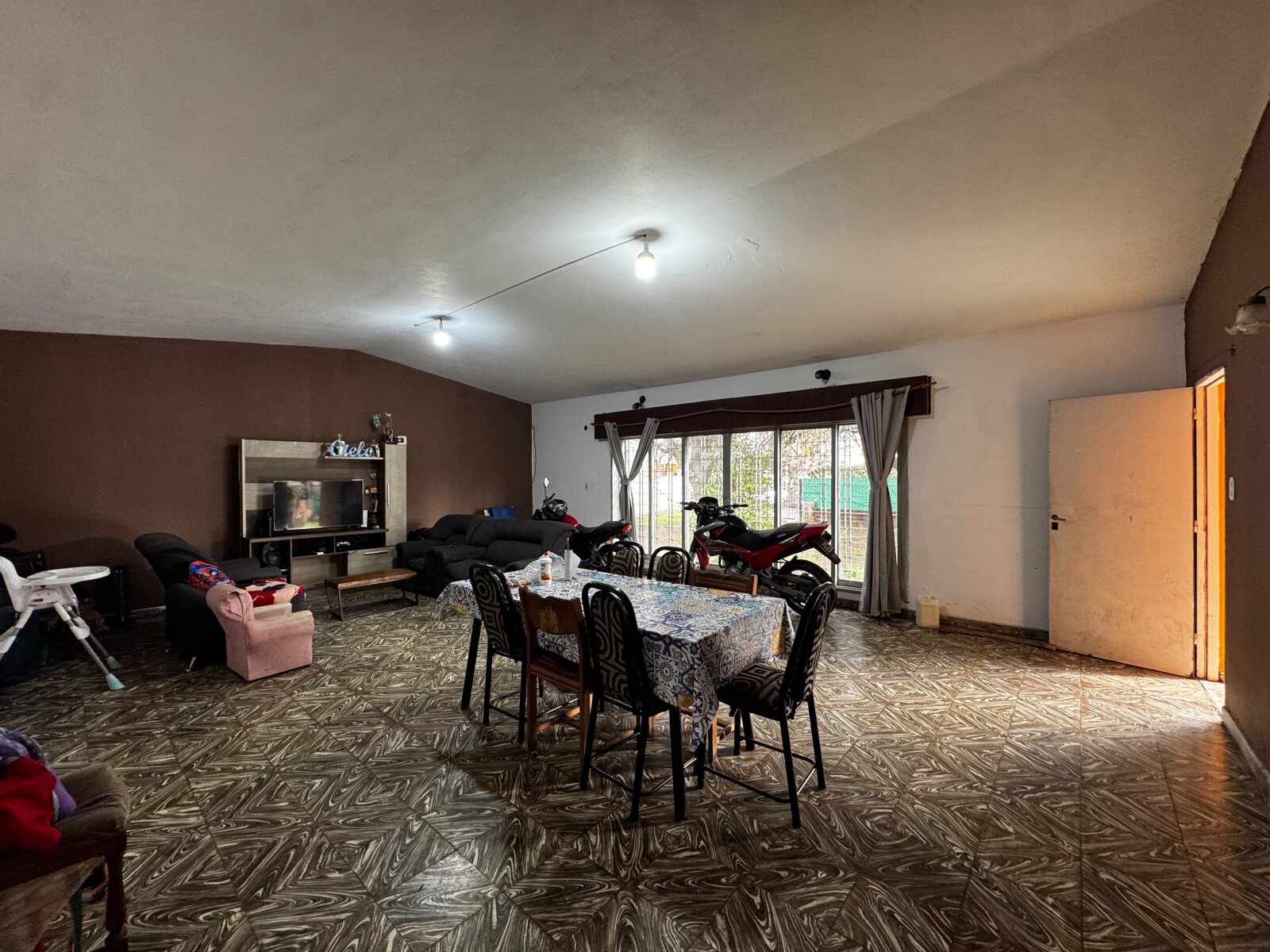 Casa 4 dormitorios- 952 m2 lote- Rafael Núñez al 6400 - 11