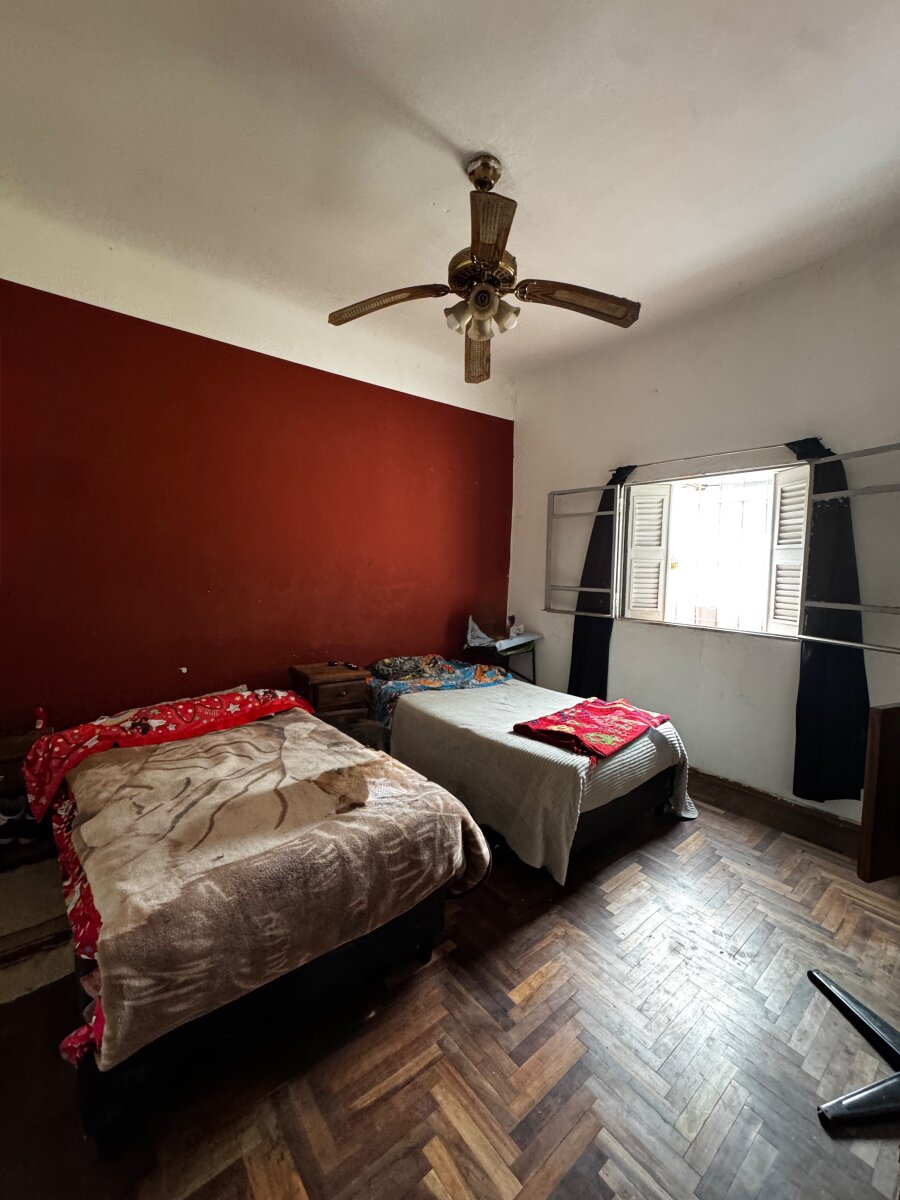 Casa 4 dormitorios- 952 m2 lote- Rafael Núñez al 6400 - 35