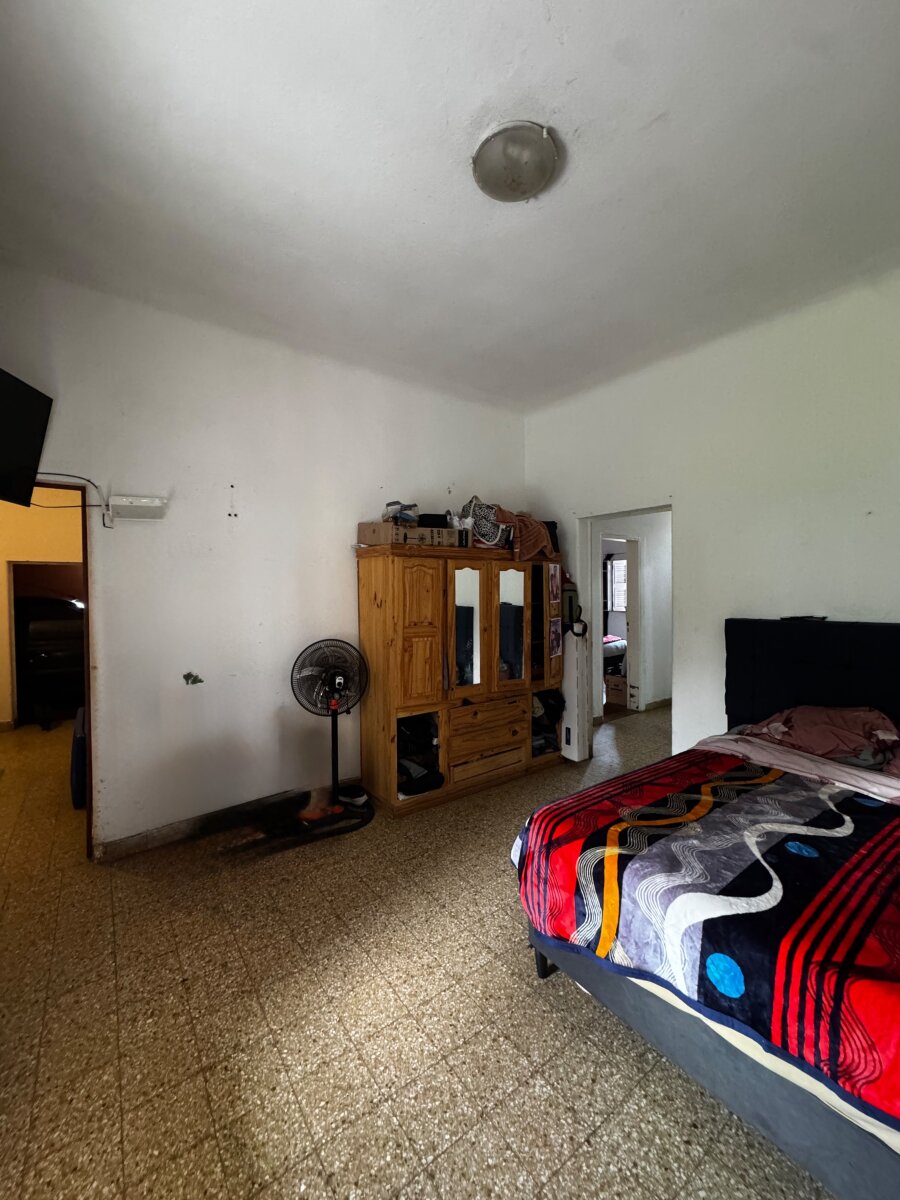 Casa 4 dormitorios- 952 m2 lote- Rafael Núñez al 6400 - 19
